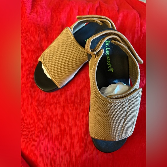 NEW- Diabetic sandals
Extra wide- adjustable
Improve circulation 
All Day Wear - Picture 7 of 7